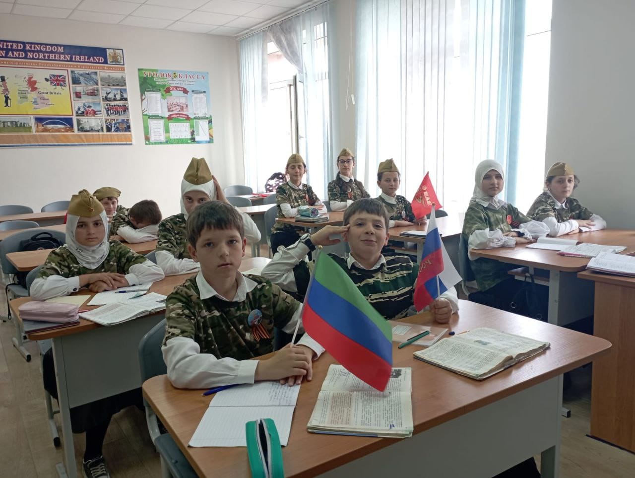 10 декабря в нашей школе состоялась интересная и познавательная беседа, проведенная советником директора Хасаевой Сакинат Таймударовной на тему прав человека..